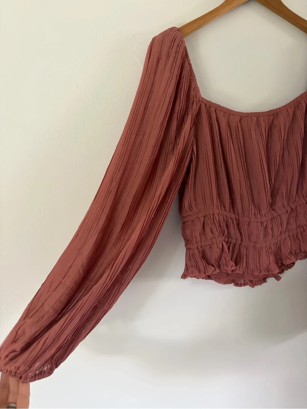 ASTR The Label Pink Pleated Smocked Balloon Sleeve Crop Peasant Top Size Medium